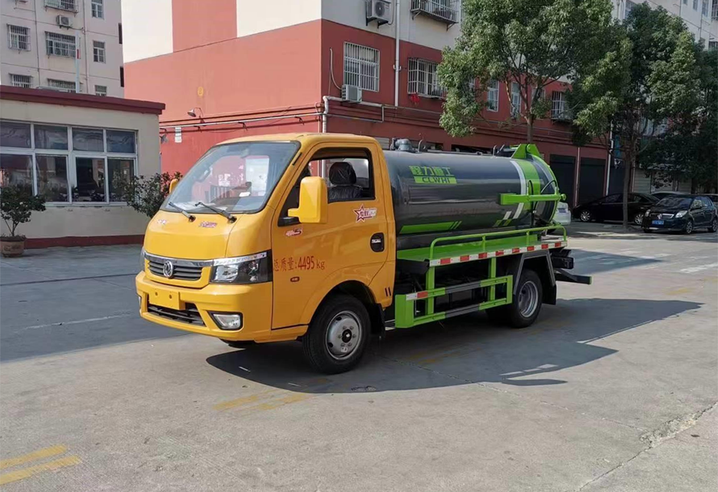 东风途逸2方蓝牌吸污车