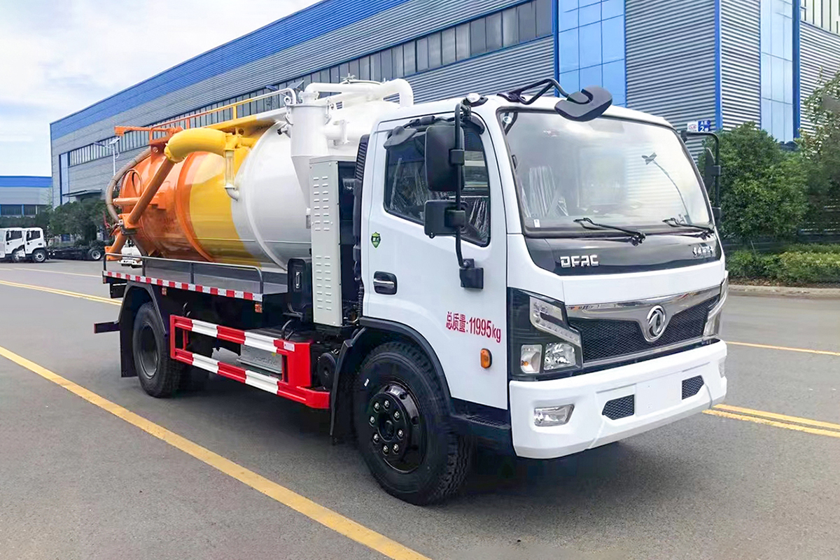 福瑞卡油电混动吸污车
