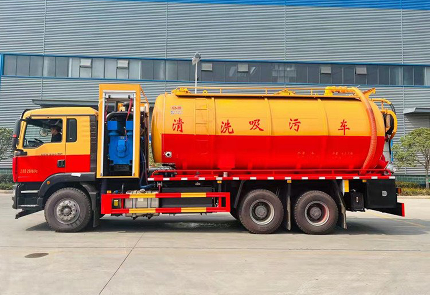 重汽汕德卡22方清洗吸污车