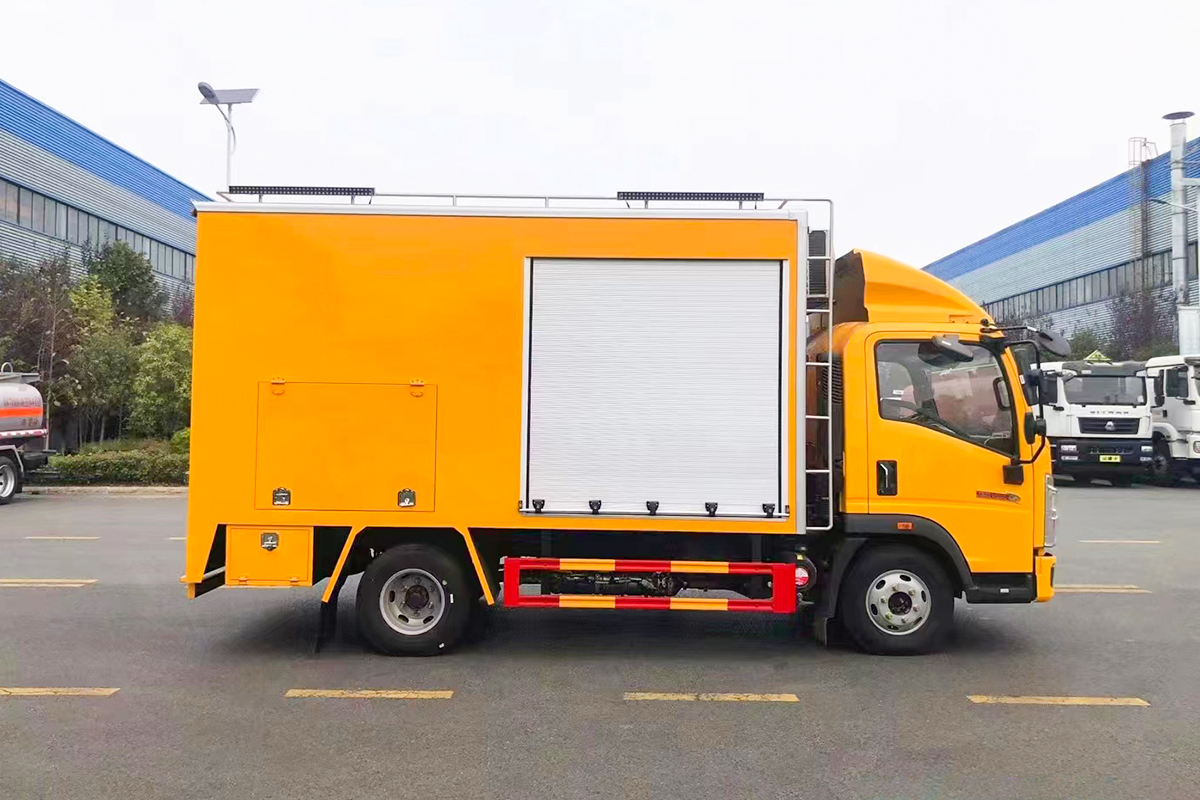 重汽蓝牌紫外光固化修复车