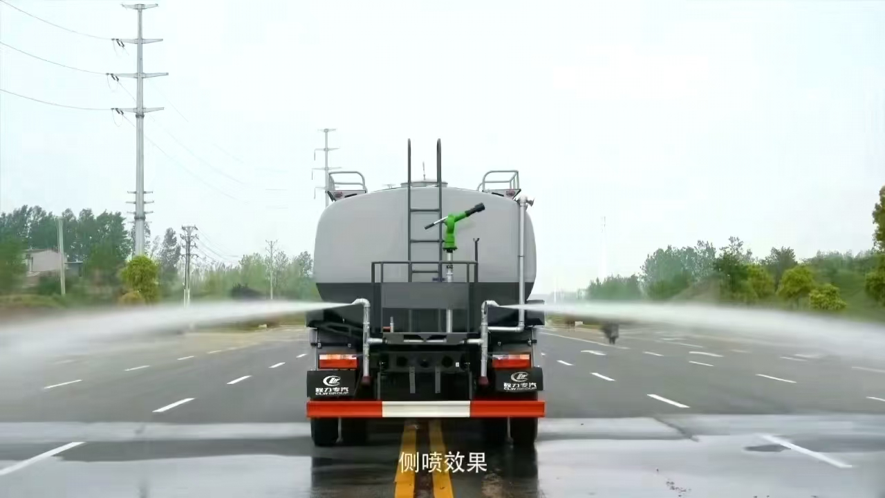 洒水车应用场景，前冲、后洒、侧喷、高炮 测试视频