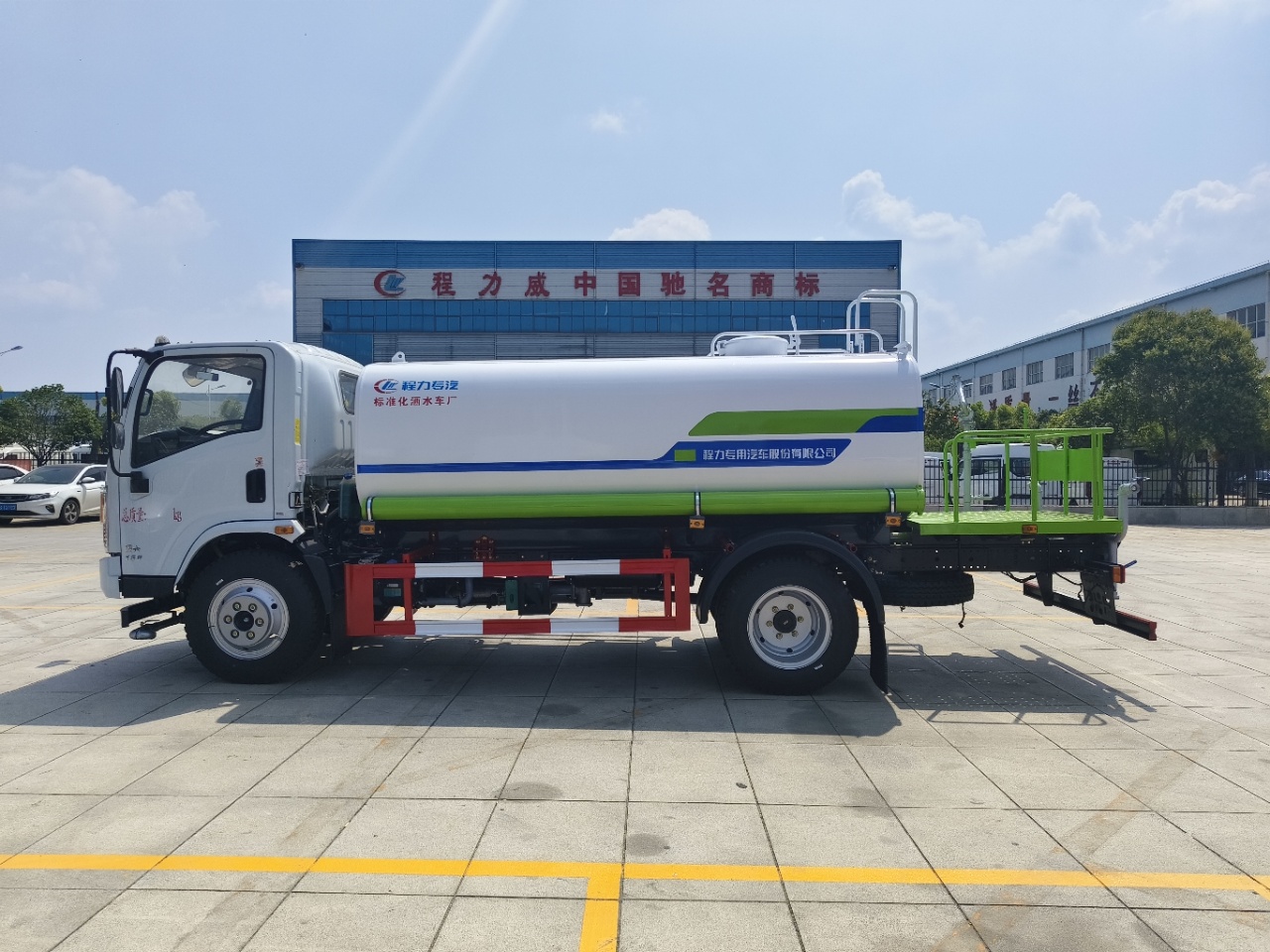 东风10方洒水车