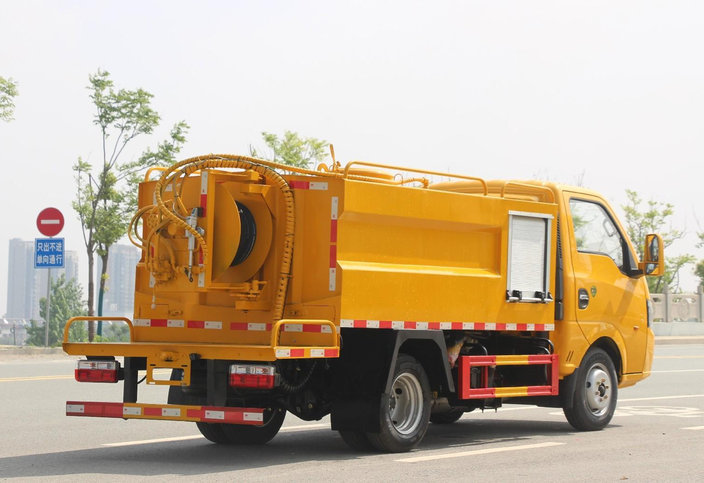 东风3方蓝牌高压清洗车