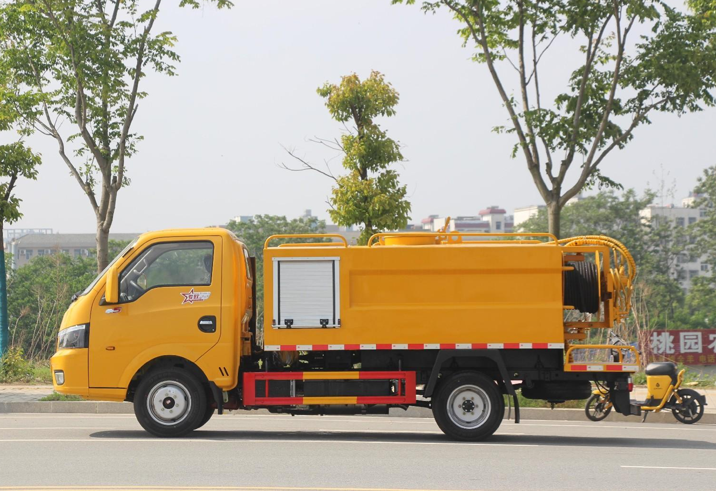东风3方蓝牌高压清洗车