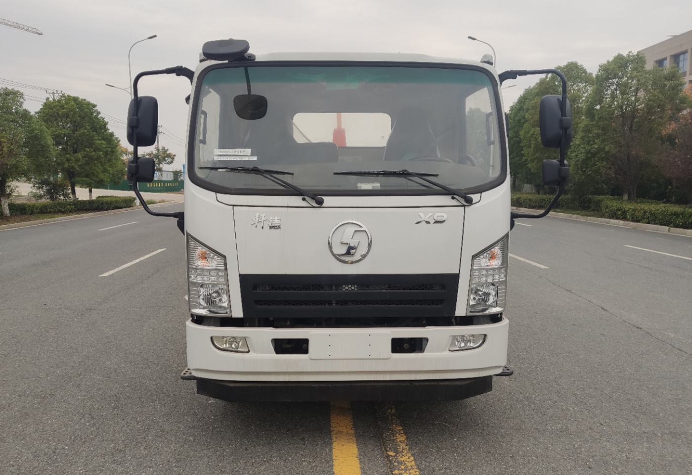 陕汽ⅹ9勾臂垃圾车