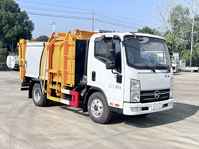 凯马5方侧挂对接带内推板垃圾车