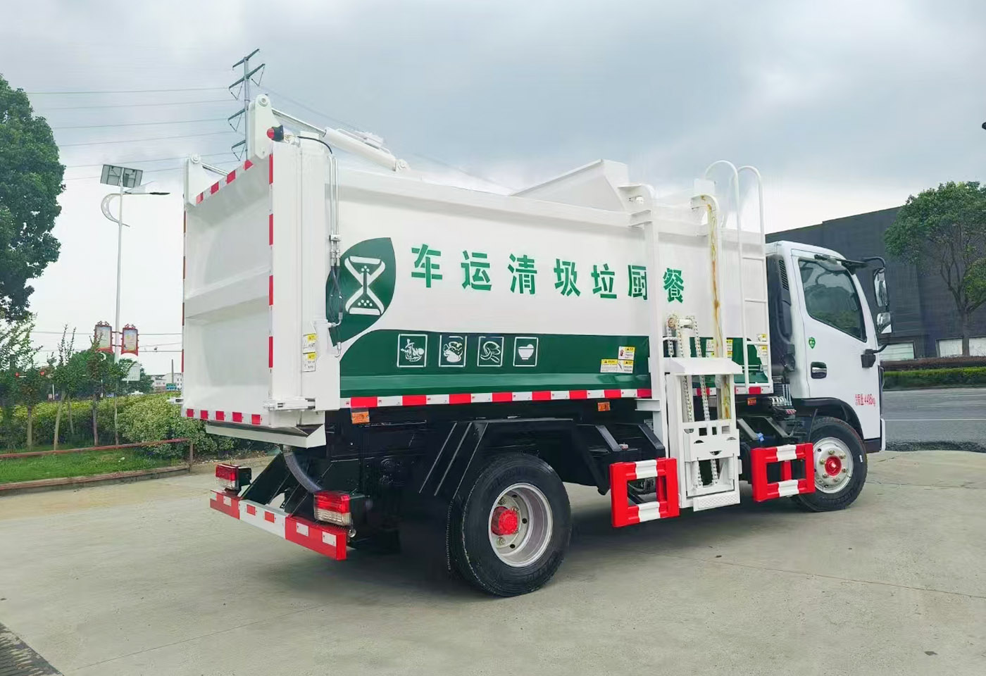 东风多利卡蓝牌餐厨垃圾车