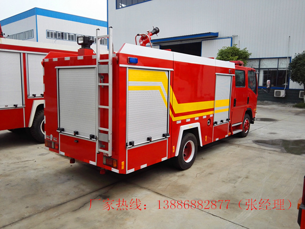 3.5吨五十铃700P水罐消防车