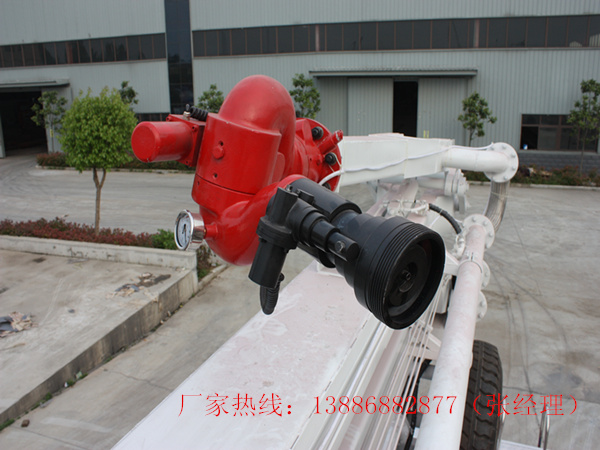 18米举高喷射消防车