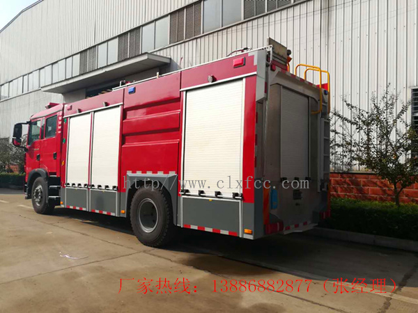 重汽干粉水联用消防车