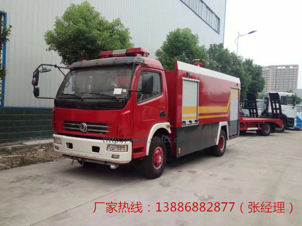 5吨单排多利卡水罐消防车