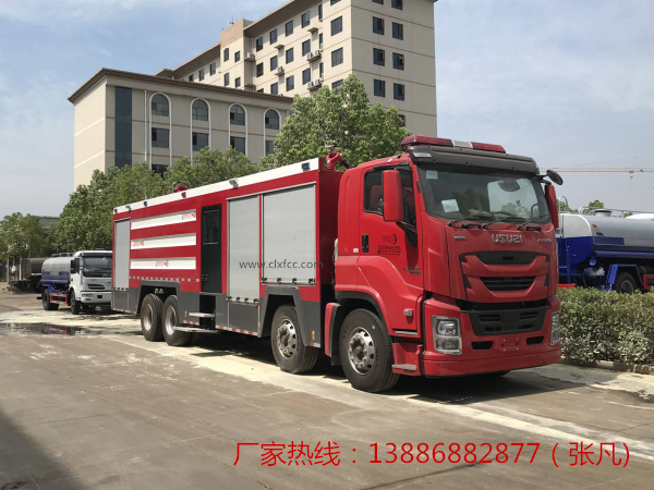 24吨五十铃前四后八水罐消防车