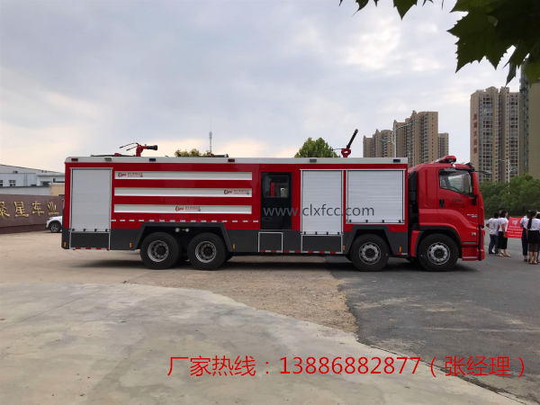 24吨五十铃前四后八水罐消防车