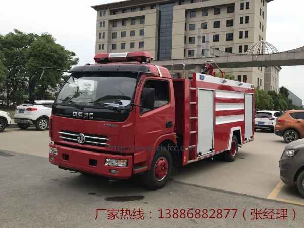 5吨单排多利卡水罐消防车
