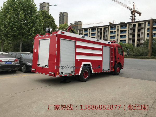 5吨单排多利卡水罐消防车