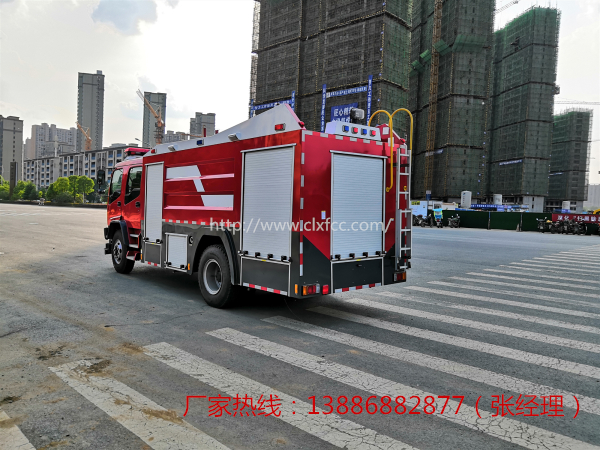 8吨五十铃FVR泡沫消防车