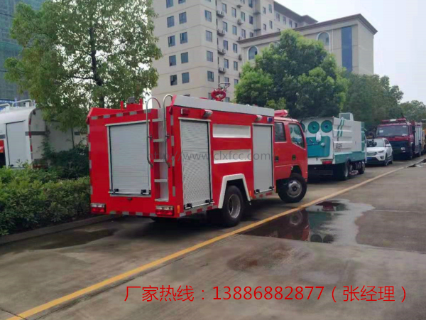 3吨东风福瑞卡水罐消防车
