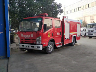 3.5吨五十铃700P水罐消防车