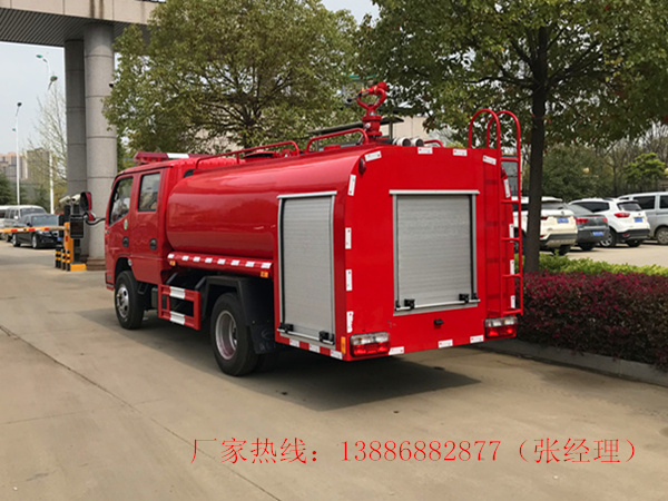 4吨东风凯普特双排消防洒水车