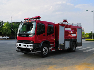 8吨五十铃FVR泡沫消防车