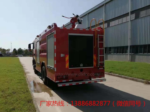 汕德卡水罐消防车