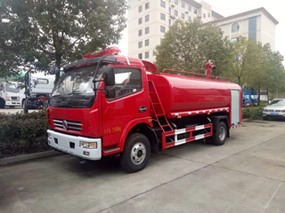 7吨东风多利卡消防洒水车