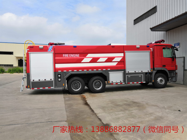 奔驰12吨泡沫消防车