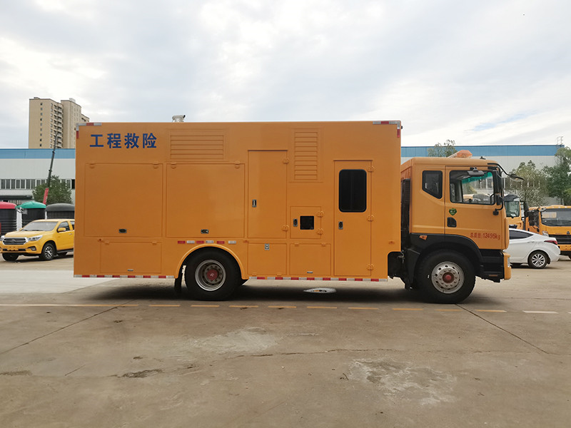 3000方东风D9排水车（休息室）