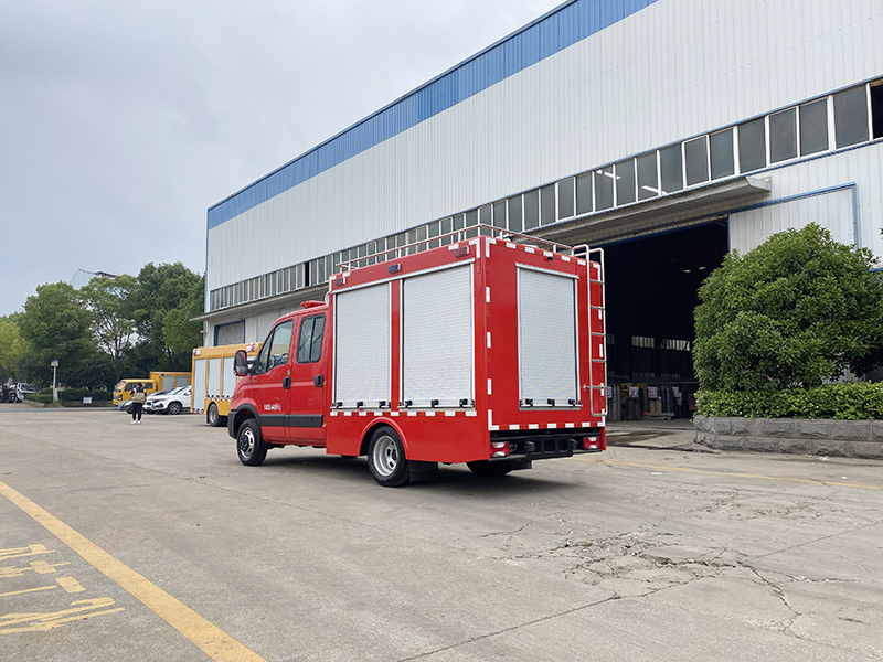 500方依维柯欧胜双排救险车（便携）