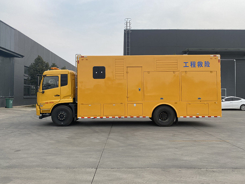 程力牌东风天锦5000方排水车（休息室）