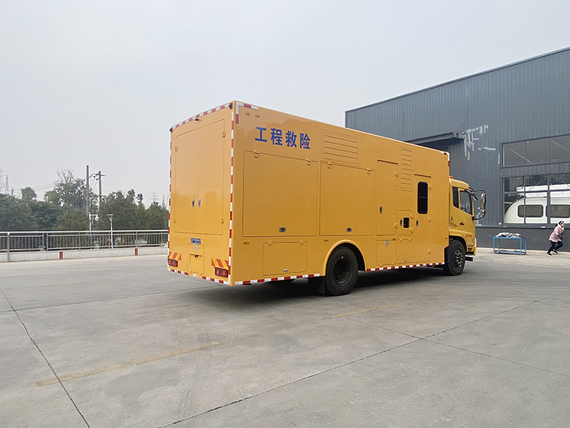 程力牌东风天锦5000方排水车（休息室）