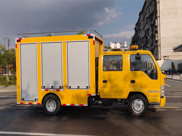 蓝牌1000方五十铃双排救险车（便携）