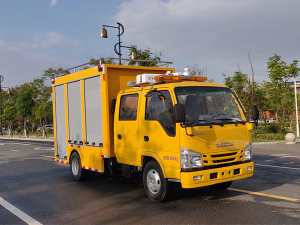 蓝牌1000方五十铃双排救险车（便携）