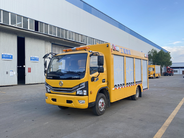 1600方多利卡D7排水车（自吸便携）