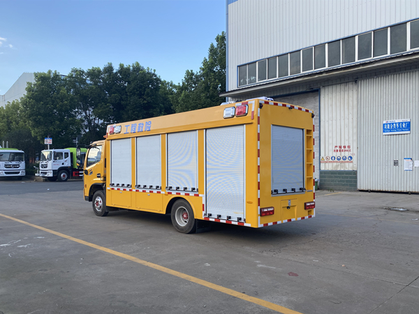 1600方多利卡D7排水车（自吸便携）