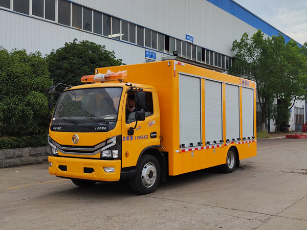 2000方东风多利卡D7排水车（便携）