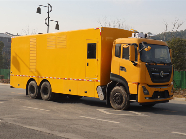 东风天龙后双桥800KW电源车
