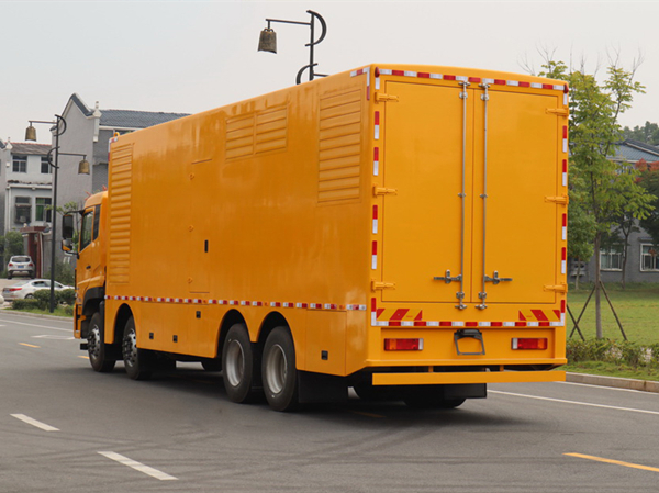 1000KW东风天龙前四后八电源车