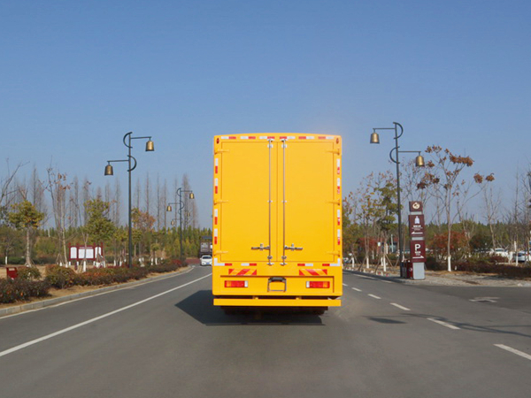 东风天锦200KW电源车