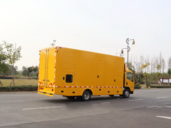 五十铃3.8m轴距电源车120KW