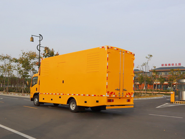 五十铃3.8m轴距电源车120KW