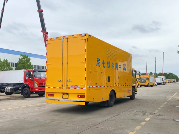 东风天锦400KW电源车