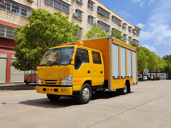2000方五十铃双排救险车（便携）