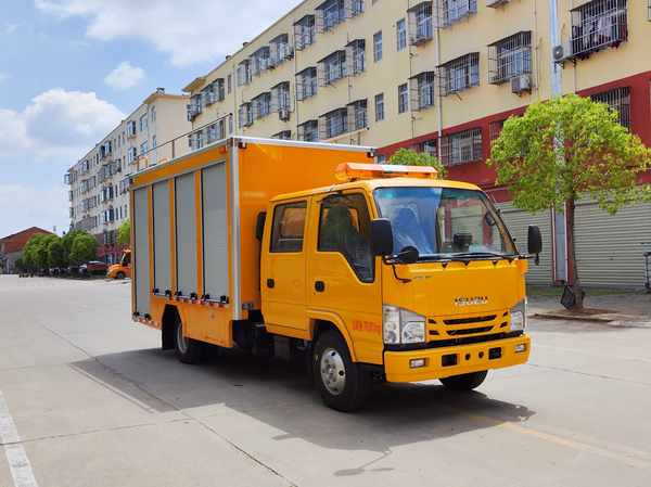 2000方五十铃双排救险车（便携）