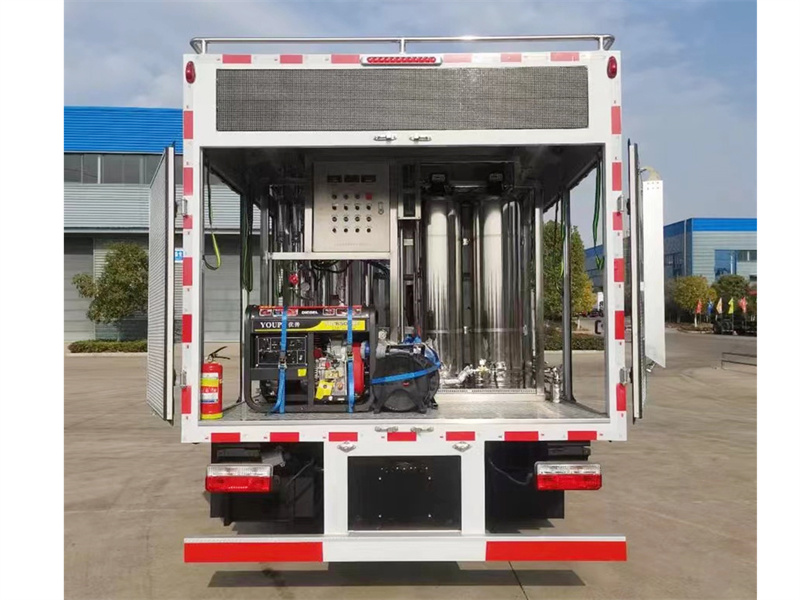 东风多利卡D7净水车