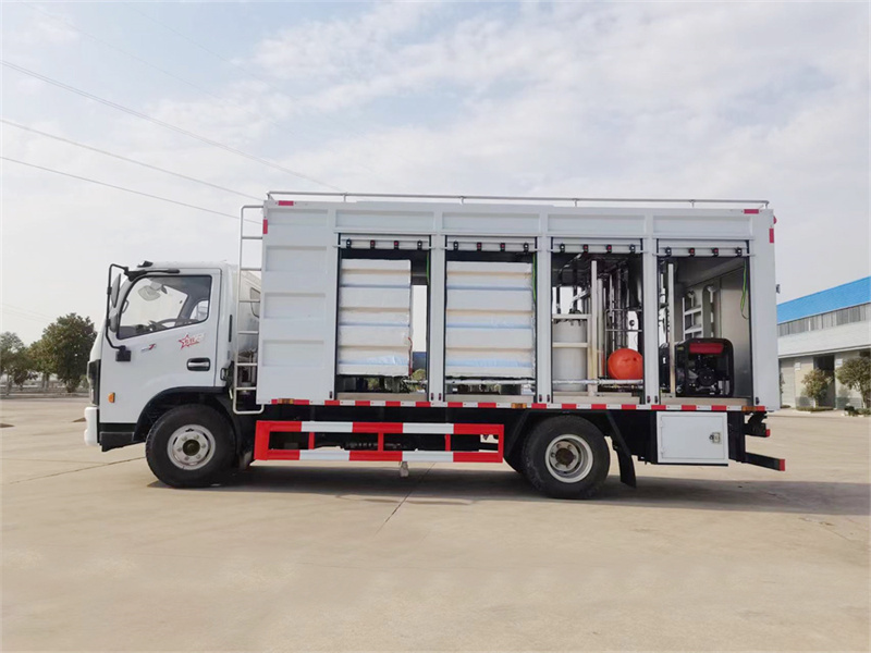 东风多利卡D7净水车