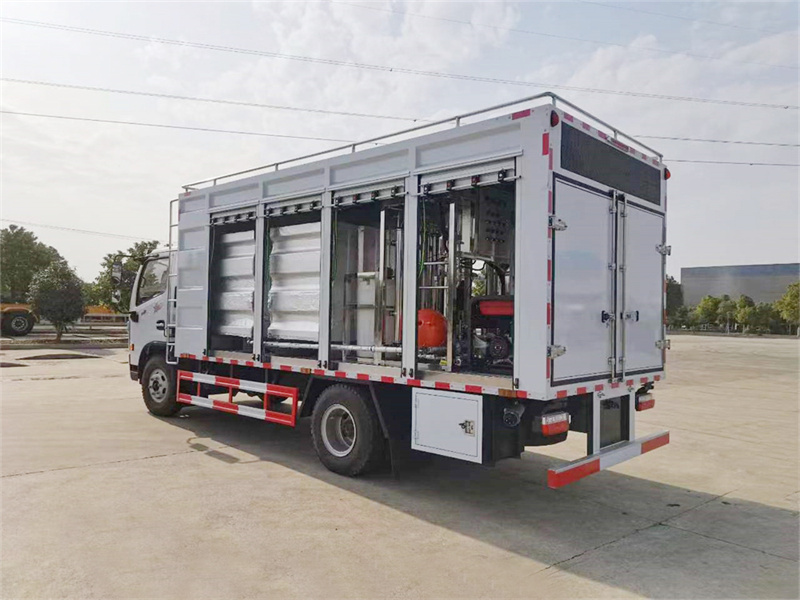 东风多利卡D7净水车