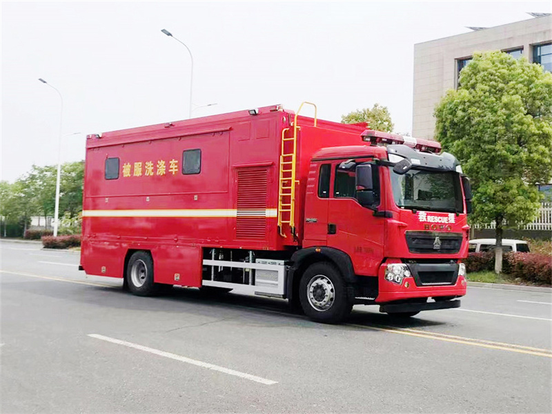 重汽豪沃被服洗涤车
