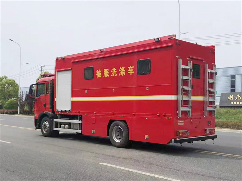 重汽豪沃被服洗涤车