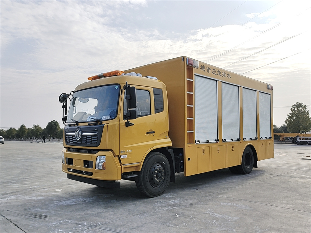 东风天锦(2000-4000方)排涝救险车